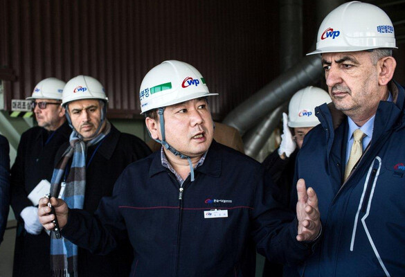 AL ANBAR GOVERNOR WITH TPG DELEGATION IN A VISIT TO A POWER PLANT IN KOREA